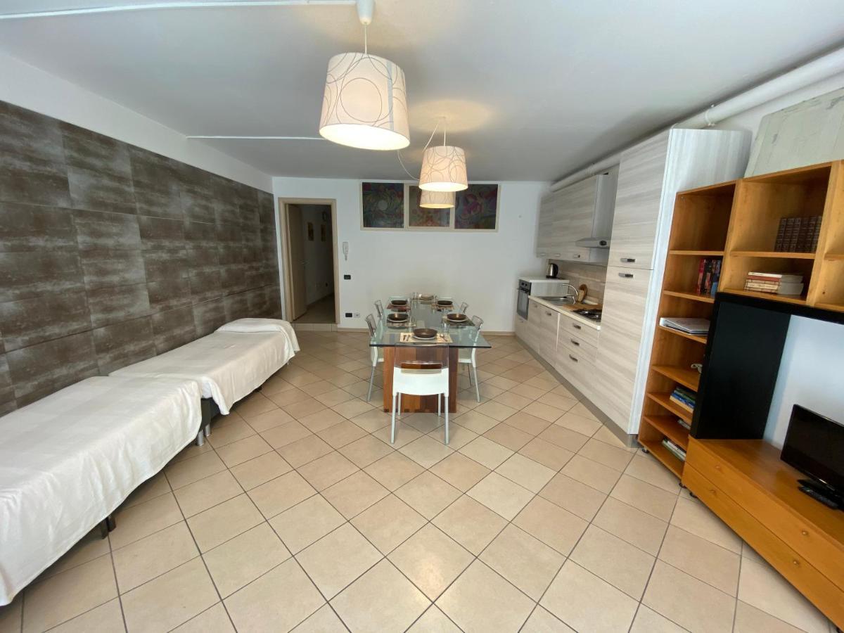 Case Vacanza Le Vele Desenzano del Garda Exteriör bild