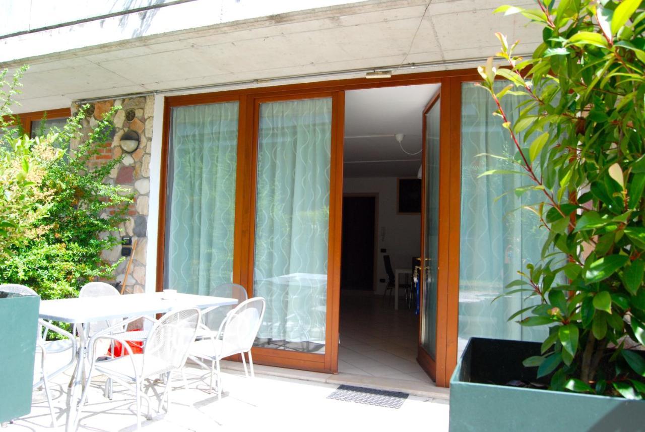 Case Vacanza Le Vele Desenzano del Garda Exteriör bild