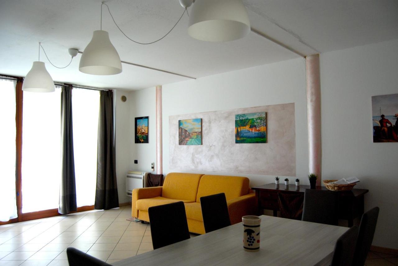 Case Vacanza Le Vele Desenzano del Garda Exteriör bild