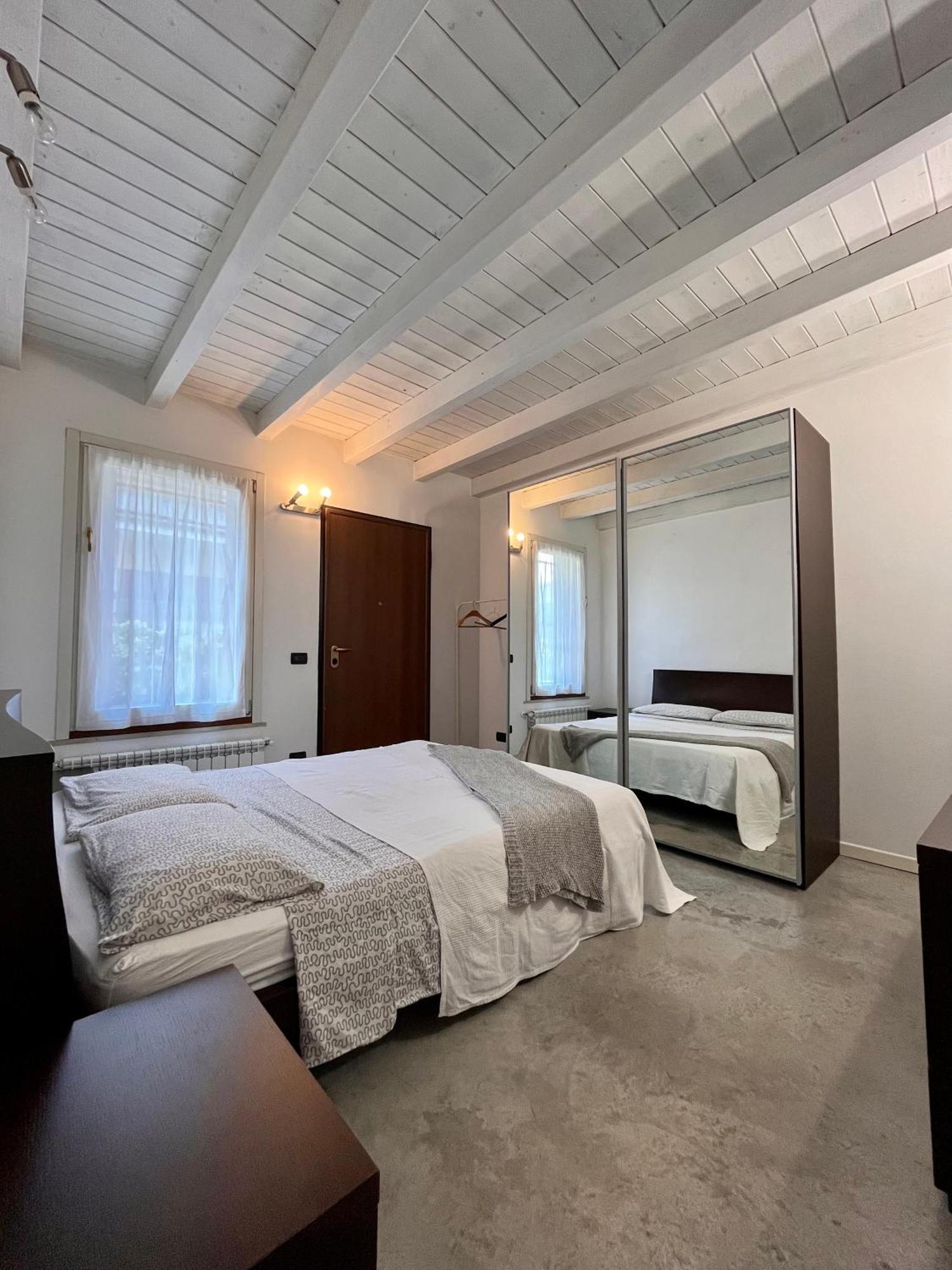 Case Vacanza Le Vele Desenzano del Garda Exteriör bild