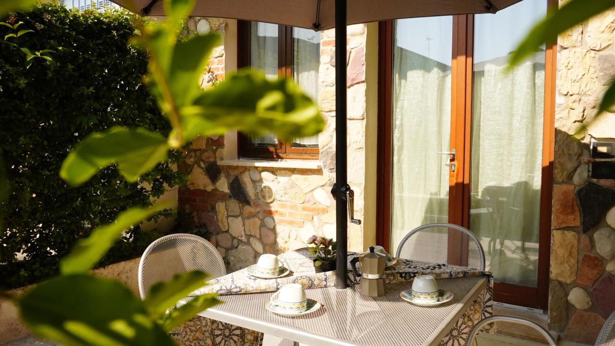 Case Vacanza Le Vele Desenzano del Garda Exteriör bild